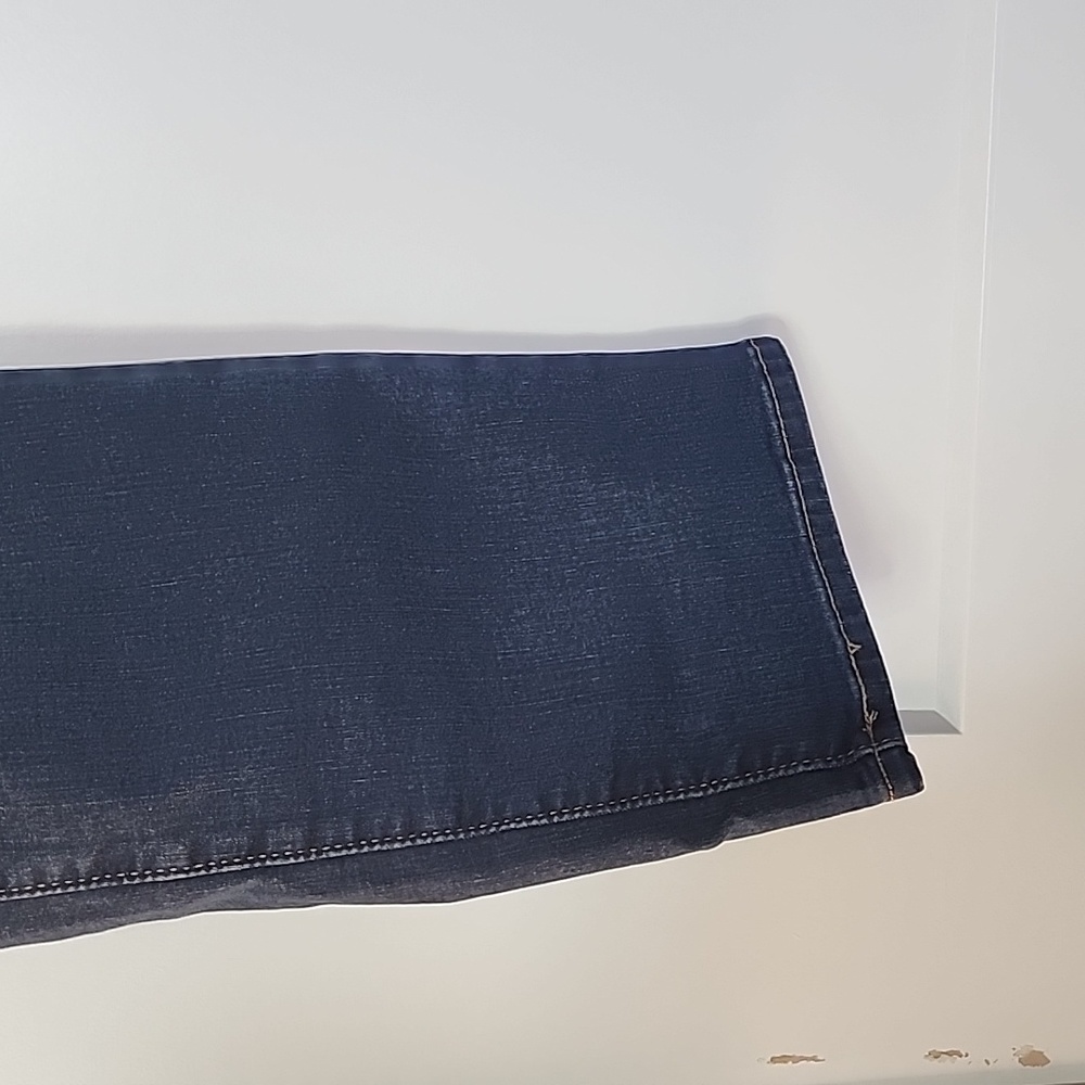 Levi Strauss Jeans - Picture 6 of 13